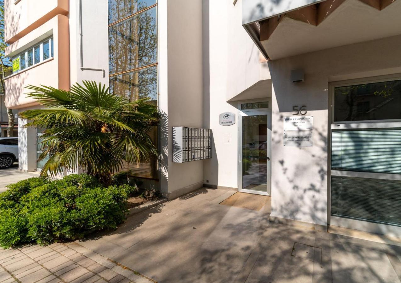 Residence Alessandra Чезенатико Екстериор снимка