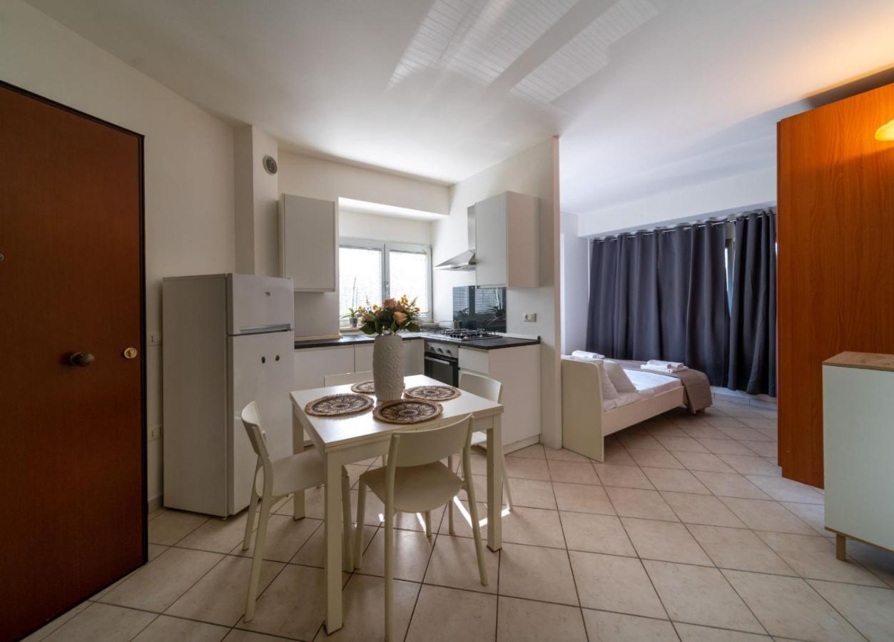 Residence Alessandra Чезенатико Екстериор снимка