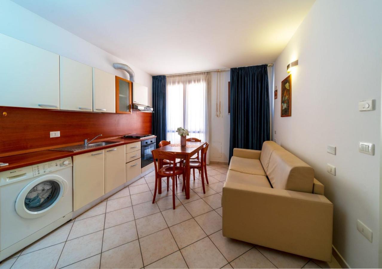Residence Alessandra Чезенатико Екстериор снимка