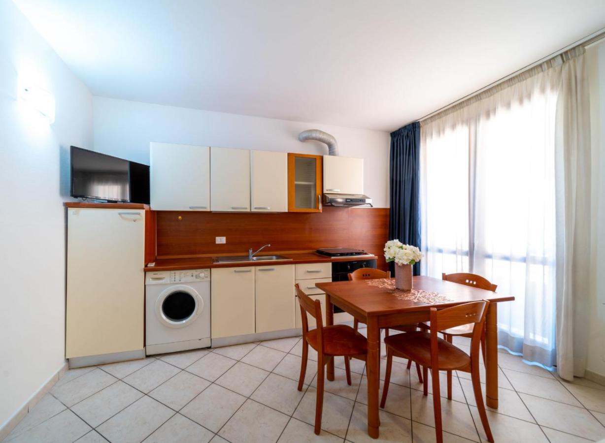 Residence Alessandra Чезенатико Екстериор снимка