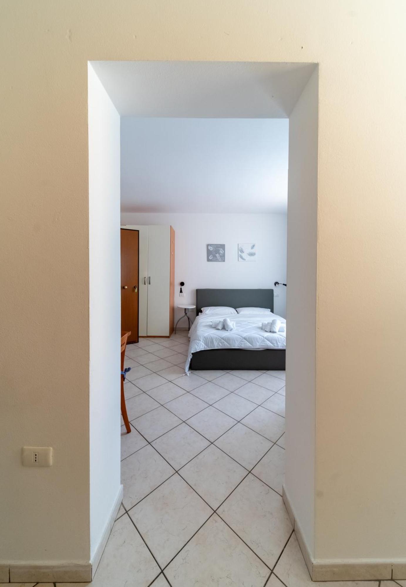 Residence Alessandra Чезенатико Екстериор снимка