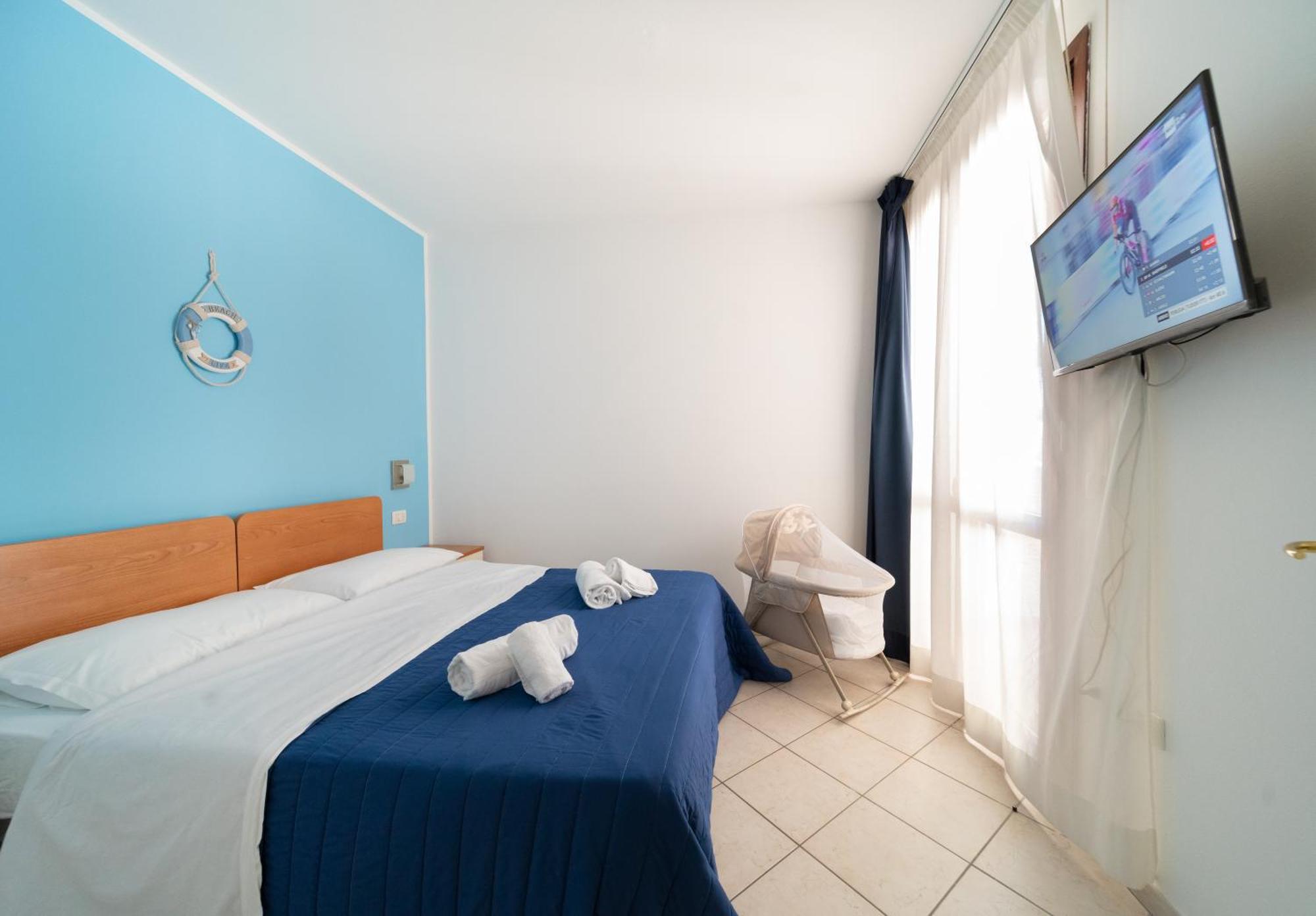 Residence Alessandra Чезенатико Екстериор снимка