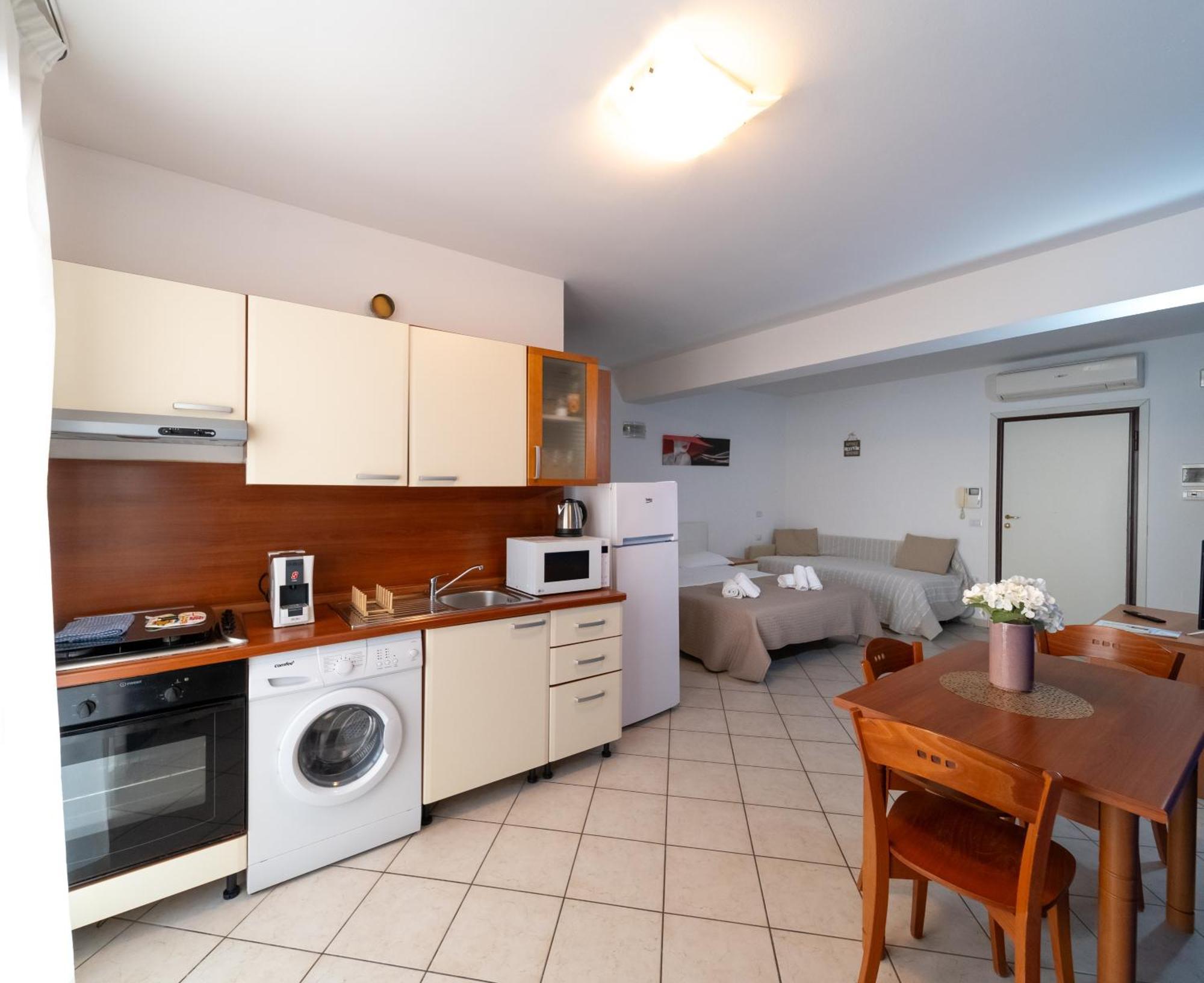 Residence Alessandra Чезенатико Екстериор снимка